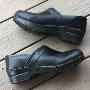 Sanita / Dansko black clogs, size 39, EUC.